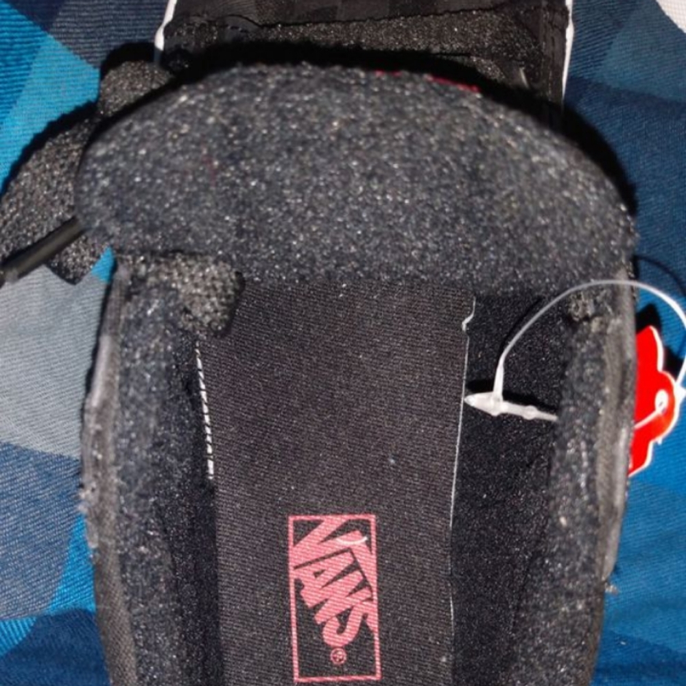 Shoes - Picture 2 of 9